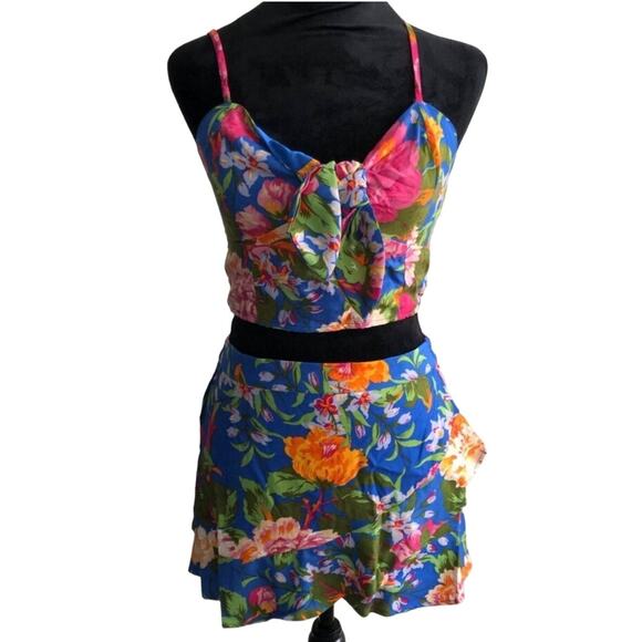 LOTTIE & HOLLY BOG COLLECTIVE FLORAL CROP TOP & SKORT‎ SET  BLUE PINK M-NEW - Picture 1 of 6